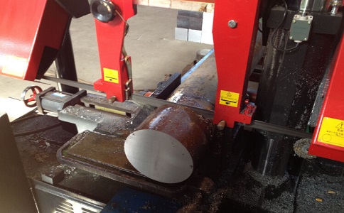 宋洛乡卧式带锯床加工时出现明显振荡如何排查？